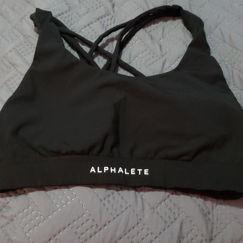 Alphalete Sports Bra (M)